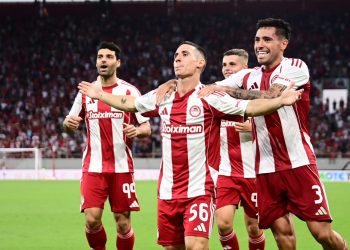 Πάρτι στο Φάληρο με το 5-0 του Ολυμπιακού και αποθέωση για Ποντένσε και Ταρέμι