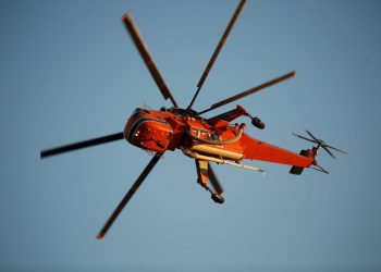 Φωτιά εκδηλώθηκε στα Λευκόγεια Δράμας – Συνδρομή και από εναέρια μέσα