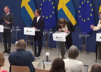 Σουηδία: Η υπουργός Υγείας κατέρρευσε on air στην πρώτη της συνέντευξη Τύπου – ΒΙΝΤΕΟ