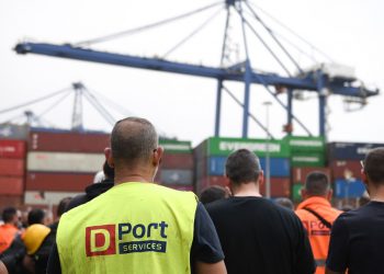 Απάτη μαμούθ στο λιμάνι του Πειραιά – Τα κινέζικα πατίνια, οι τελωνειακοί και οι διώξεις