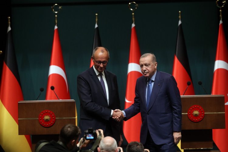 Συνάντηση Ερντογάν-Μερτς: Αντιπαράθεση για τη Γάζα – Τι είπαν για Eurofighter και ευρωτουρκικές σχέσεις