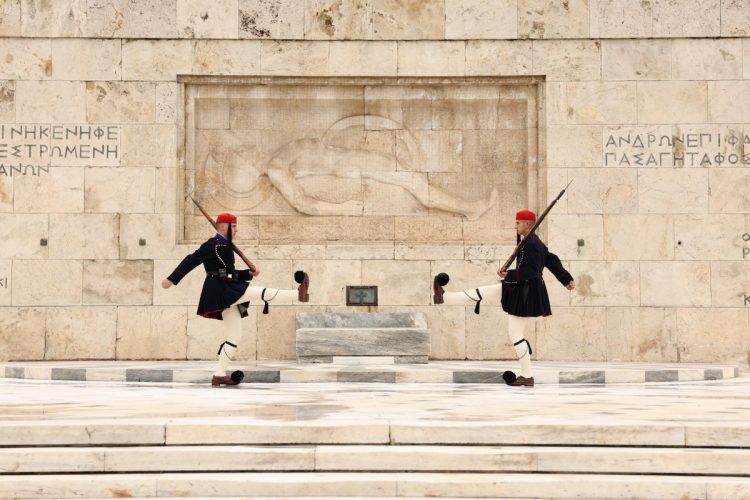 Κατατέθηκε στη Βουλή η τροπολογία για τον Άγνωστο Στρατιώτη – Τι προβλέπεται