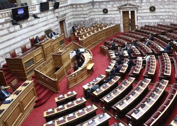 Υπερψηφίστηκε από 159 βουλευτές η τροπολογία για τον Άγνωστο Στρατιώτη