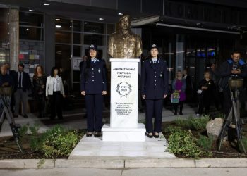 Θεσσαλονίκη: Σε κλίμα συγκίνησης τα αποκαλυπτήρια της προτομής του αστυνομικού Γιώργου Λυγγερίδη