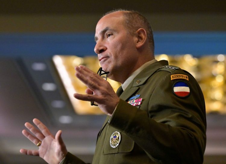 Ο Ελληνας τετράστερος στρατηγός των ΗΠΑ: «Τα σχέδιά μας περνούν από την Ελλάδα»