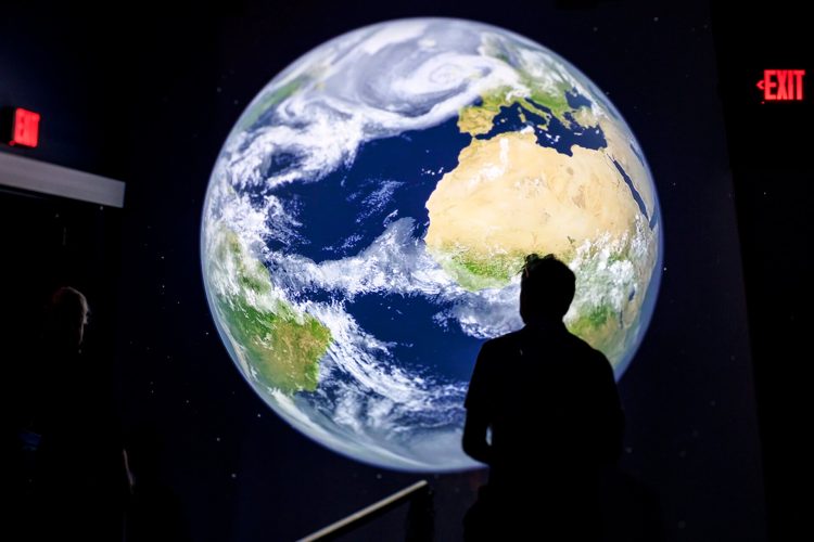 Η NASA «κρύβει» εξωγήινο διαστημόπλοιο