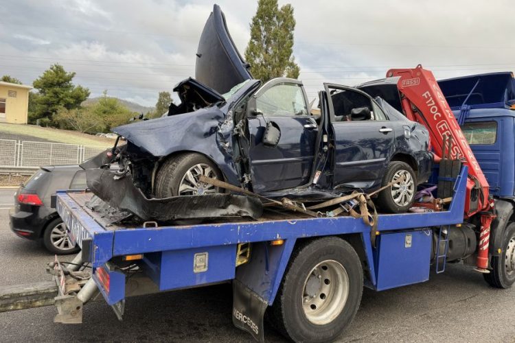 Πώς έγινε το τροχαίο δυστύχημα στις Αφίδνες – Σε απόσταση 20 μέτρων εκτινάχθηκαν τα καθίσματα