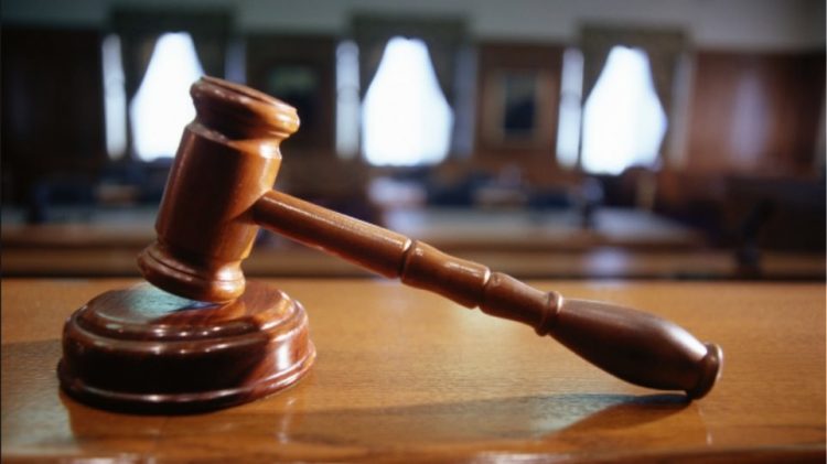 Ξεκίνησε η δίκη γνωστού ηθοποιού και σκηνοθέτη που κατηγορείται για δύο απόπειρες βιασμού: «Την τρομοκρατούσε, ήταν έντονος και είχε επίδραση πάνω της…»