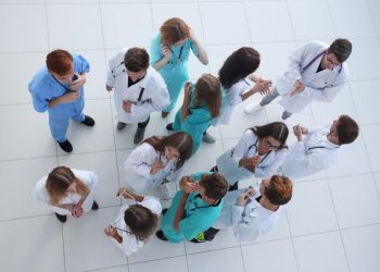 Νομοσχέδιο του Υπουργείου Υγείας: Πανεπιστημιακά Κέντρα Υγείας, έλεγχος της φαρμακευτικής δαπάνης και ιδιωτικό έργο γιατρών