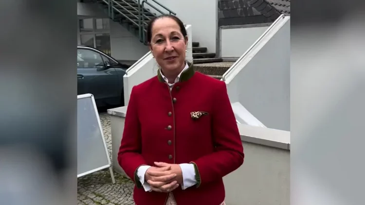 Γερμανία: Η δήμαρχος Στάλτσερ «βασανίστηκε για ώρες» από την κόρη της – Προσπάθησε να της βάλει φωτιά στα μαλλιά