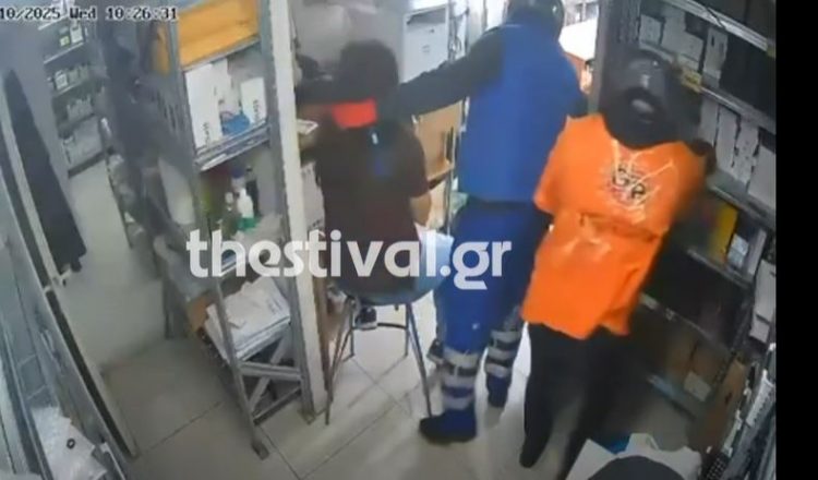 Θεσσαλονίκη: Η στιγμή που δράστες άρπαξαν από κατάστημα κινητά αξίας 52.000 ευρώ – ΒΙΝΤΕΟ