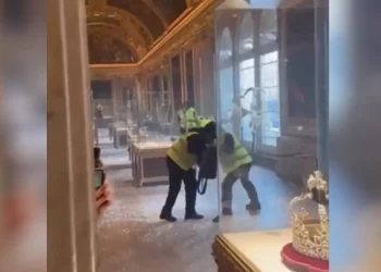 Ληστεία στο Λούβρο: Ποιοι είναι οι δύο που συνελήφθησαν