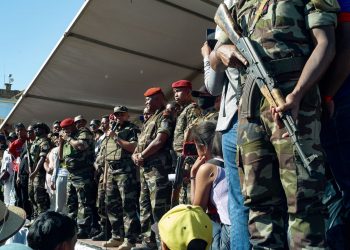 Μαδαγασκάρη: Στον Στρατό η εξουσία – Διάλυση Γερουσίας και Συνταγματικού Δικαστηρίου