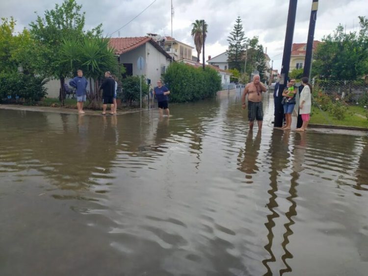 Μεσολόγγι: Προκάλεσε προβλήματα η έντονη βροχόπτωση – ΕΙΚΟΝΕΣ