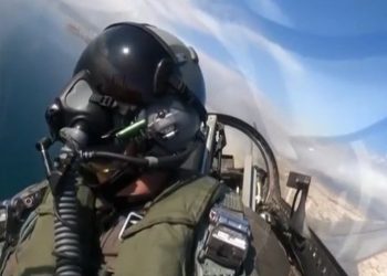28η Οκτωβρίου: Συγκίνησε ο πιλότος της ομάδας Ζευς στη Θεσσαλονίκη – «Συνεχίζουμε να φυλάμε τους ουρανούς της πατρίδας»