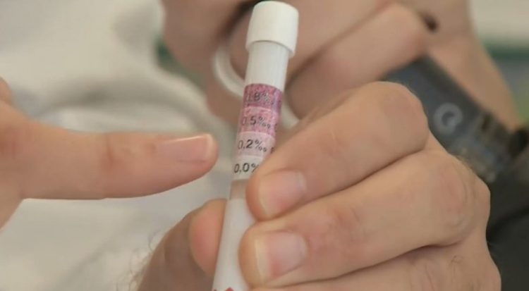 Ήρθε το self test για… αλκοόλ – Πώς θα το κάνετε