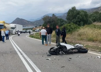 Τροχαίο δυστύχημα στη Φωκίδα: Συγκρούστηκε αγροτικό με δύο μηχανές – Ενας νεκρός και δύο τραυματίες