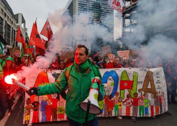 Πανεθνική απεργία στο Βέλγιο για τα μέτρα λιτότητας: Συγκρούσεις με την αστυνομία