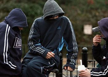 Λάρισα: Δυο αγόρια 14 και 15 ετών συνελήφθησαν για ληστείες σε βάρος έξι ανήλικων