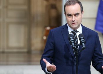 Γαλλία: Στο κόκκινο οι γαλλικές τράπεζες λόγω της παραίτησης Λεκορνί