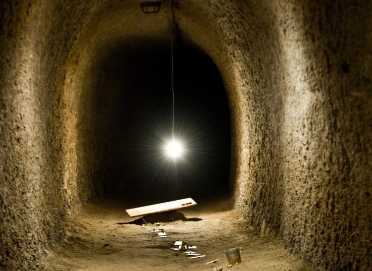 Σχεδόν 3.000 καταφύγια στην Ελλάδα για την προστασία άμαχου πληθυσμού, αν απαιτηθεί