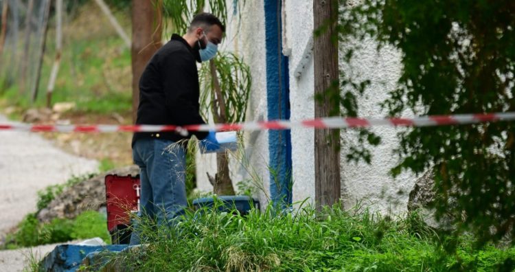 Δολοφονία 75χρονης στη Σαλαμίνα: «Εγώ το έκανα, θα σας πω με λεπτομέρειες» – Τι υποστήριξε η 46χρονη