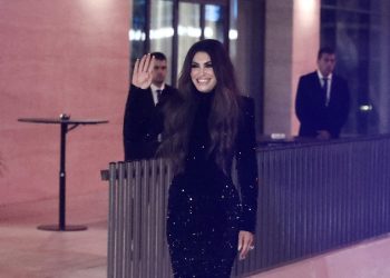 Η πρώτη εμφάνιση της Κίμπερλι Γκιλφόιλ στην Αθήνα – Στη δεξίωση προς τιμήν των Αμερικανών Πεζοναυτών – Εικόνες & βίντεο