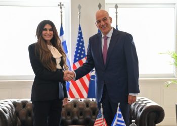 Συνάντηση Δένδια με Γκίλφοϊλ στο Υπουργείο Άμυνας