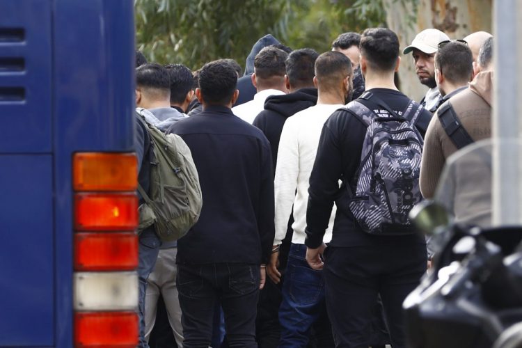 Τηλεφωνικές απάτες: Στη φυλακή άλλοι εννέα κατηγορούμενοι