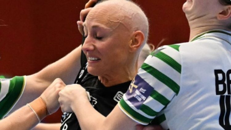 Ραγίζει καρδιές: Εκφωνητής απολύθηκε μετά από χυδαίο σχόλιο για παίκτρια με καρκίνο