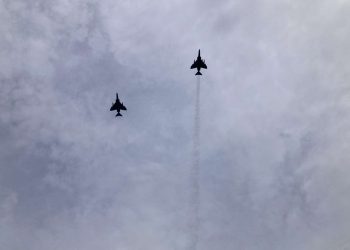 Κυπαρισσία: Εντυπωσιακή επίδειξη πτήσης από δύο F-4 Phantom της Πολεμικής Αεροπορίας