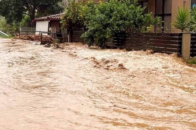 Στο έλεος της κακοκαιρίας η Δυτική Ελλάδα: Εκτεταμένα προβλήματα με πλημμύρες και κατολισθήσεις – Εικόνες & βίντεο