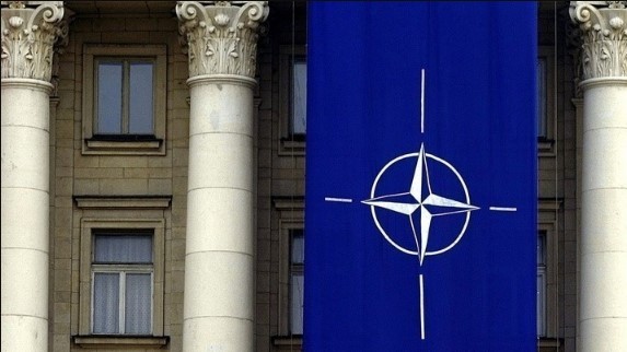 Axios: Το αμερικανικό ειρηνευτικό προσχέδιο παρέχει στην Ουκρανία εγγυήσεις ασφάλειας, παρόμοιες με αυτές του Άρθρο 5 του ΝΑΤΟ