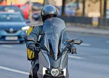 Πάτρα: Επίθεση σε ντελιβερά από ομάδα νεαρών Ρομά