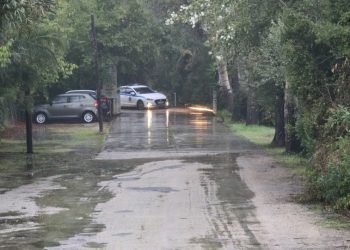 Διπλή δολοφονία στην Φοινικούντα: Έρευνα σε καταστήματα στο Κολωνάκι που ανήκουν στον φίλο του ανιψιού