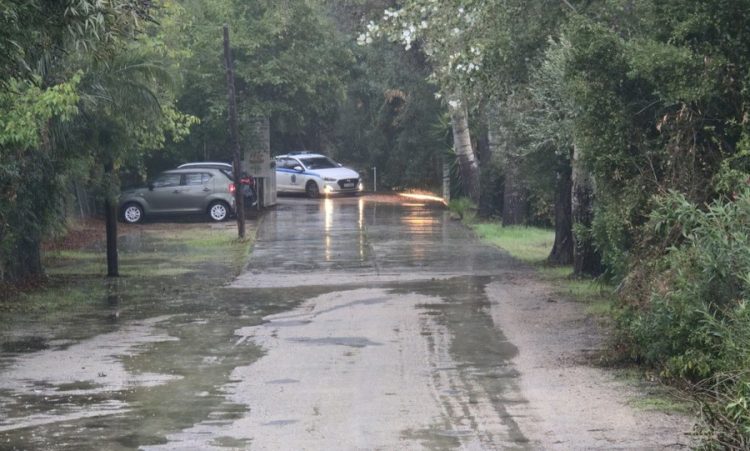 Διπλή δολοφονία στην Φοινικούντα: Έρευνα σε καταστήματα στο Κολωνάκι που ανήκουν στον φίλο του ανιψιού