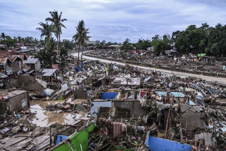 Φιλιππίνες: Εκατοντάδες νεκροί και αγνοούμενοι από το σαρωτικό πέρασμα του τυφώνα Καλμάγκι