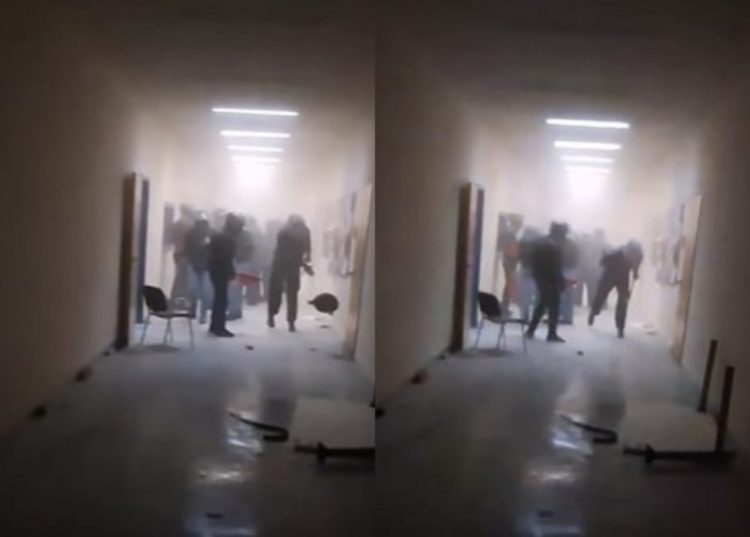 Επεισόδια στο Πολυτεχνείο – Ξυλοδαρμοί και ζημιές μέσα στο κτίριο – ΒΙΝΤΕΟ