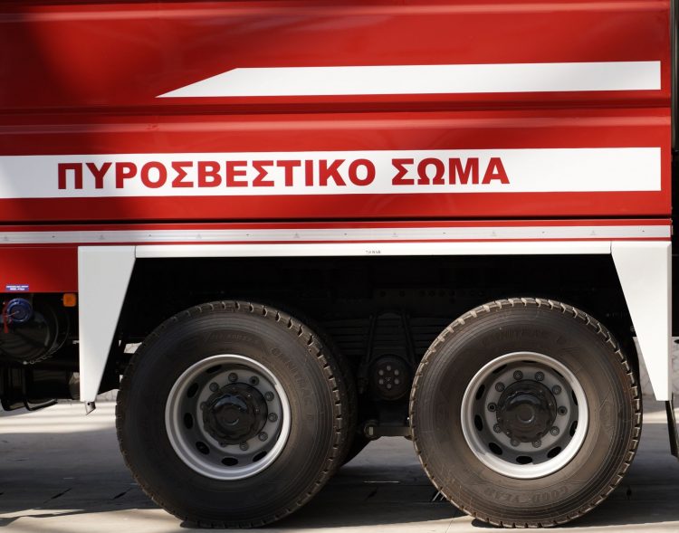 Φωτιά σε διαμέρισμα στη Θεσσαλονίκη – Μητέρα και γιος στο νοσοκομείο