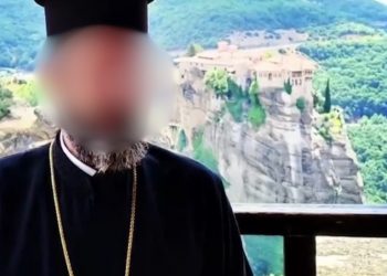 «Θέλουμε ένα πακέτο μακαρόνια, θα σου δώσω εγώ 300 ευρώ» – Οι διάλογοι που «καίνε» τον 46χρονο ρασοφόρο για τα ναρκωτικά