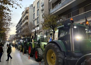 Λάρισα: Κλιμακώνουν τις κινητοποιήσεις οι αγρότες – Τρακτέρ στο κέντρο της Λάρισας πριν την αυριανή πανελλαδική συνέλευση της Νίκαιας