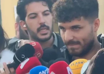 Νεαρός μηνύει τον Γιώργο Μαζωνάκη για ασελγείς πράξεις – Καταγγέλλει οργανωμένο σχέδιο εκβίασης ο τραγουδιστής