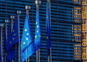 Το επ’ αόριστον πάγωμα των ρωσικών περιουσιακών στοιχείων αποφάσισαν οι χώρες της ΕΕ