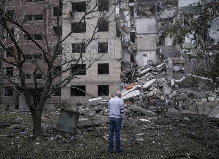 Ουκρανία: Η μισή ουκρανική πρωτεύουσα αντιμετωπίζει διακοπές ρεύματος μετά τις ρωσικές επιθέσεις