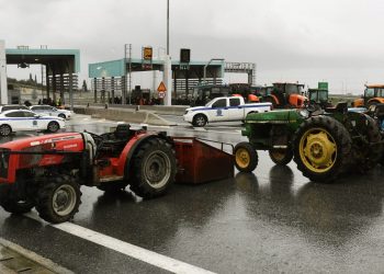 Μαζική έξοδος τρακτέρ προς τις Μικροθήβες – Οι αγρότες της Μαγνησίας στήνουν νέο μπλόκο στον ΠΑΘΕ