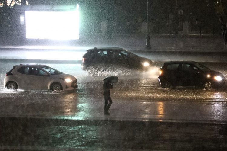 Κακοκαιρία Byron: Χάρτης με την εξέλιξή της τις επόμενες ώρες – Πού ισχύουν κυκλοφοριακές ρυθμίσεις»