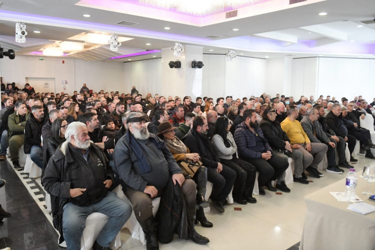 Αγρότες: Αποφάσισαν κλιμάκωση των κινητοποιήσεων – Σκληρά μπλόκα μέχρι τις γιορτές