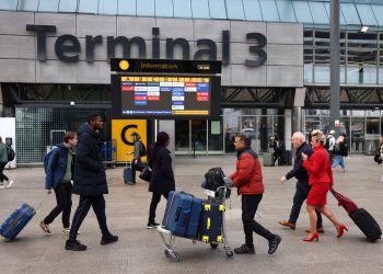 Συναγερμός στο Χίθροου: Επίθεση με σπρέι πιπεριού σε πολίτες – Διακοπή πτήσεων, αναστολή δρομολογίων στα τρένα