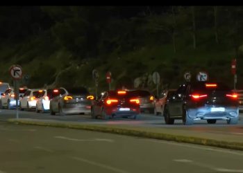 Μετ’ εμποδίων η επιστροφή των εκδρομέων στην Αθήνα – Μεγάλη ταλαιπωρία και ατελείωτες ουρές χιλιομέτρων