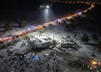 Τουρκία: Σε εξέλιξη η έρευνα για τη συντριβή του αεροσκάφους – Εντοπίστηκαν το μαύρο κουτί και η συσκευή καταγραφής ήχου